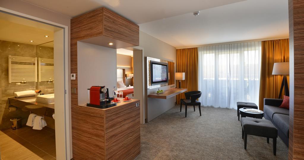 Best Western Plus Delta Park Hotel Мангейм Экстерьер фото